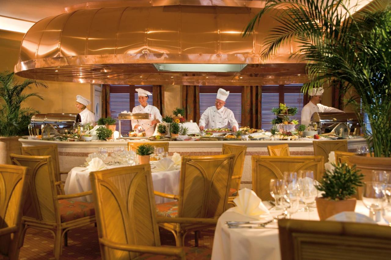 Yachthafenresidenz Hohe Duene Hotel Rostock Exterior photo The restaurant